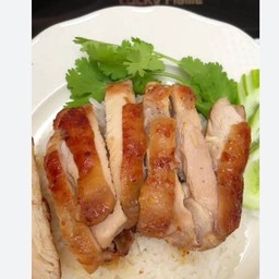 ข้าวมันไก่อบ น้ำจิ้มแจ่ว