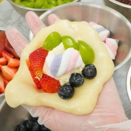 โมจิครีมชีสผลไม้สด