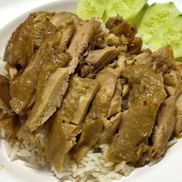 ข้าวหน้าไก่ต้มน้ำปลา