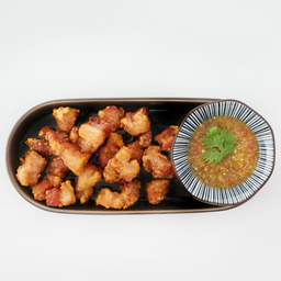 สามชั้นทอดน้ำปลา