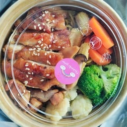 ไก่เทอริยากิ เกี๊ยวหมูเด้ง Byแม่อิ๋ว