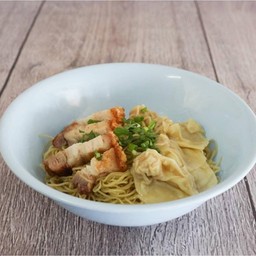 บะหมี่เกี๊ยวกุ้งหมูกรอบ