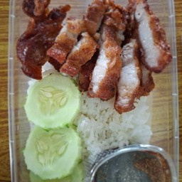 ข้าวหมูสามชั้นทอดน้ำจิ้มแจ่ว