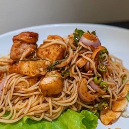 ยำขนมจีนน้ำจิ้มแจ่วหมูกรอบ