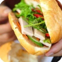 ขนมปังหมูยอ (Vietnamese Pork Roll)