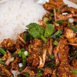 ข้าวยำไก่แซ่บ