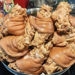 ขาหมูนายเปี๊ยก บางบัวทอง