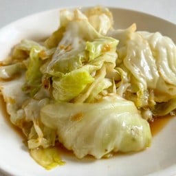 กะหล่ำปลีผัดน้ำปลา