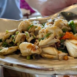 ปูก้อนผัดพริกขี้หนู