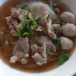 ก๋วยเตี๋ยวหมูน้ำตก