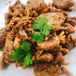 หมูทอดกระเทียมพริกไทย