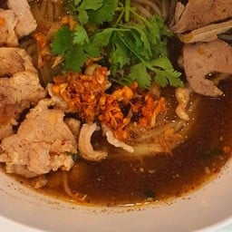 คุณแนน ก๋วยเตี๋ยว ต้มยำ เย็นตาโฟ