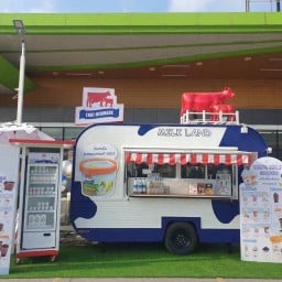 Thai-Denmark Milk Land (ไทย-เดนมาร์ค มิลค์แลนด์) สาขาปั๊มบางจาก / เทพรักษ์-สายไหม เทพรักษ์-สายไหม
