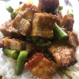 กะเพราพริกแห้ง ถนนดำเนินเกษม