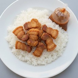 ข้าวหมูทอด (เลือกข้าวสวยหรือข้าวมัน)