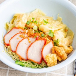 บะหมี่เกี๊ยวกุ้งหมูแดง