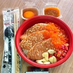 ข้าวหน้าแซลมอนดองซีอิ๊ว (ด้งแซลมอน)