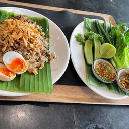 ข้าวผัดหมูแดดเดียว แจ่วขี้กา