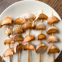 Garlic B.B.Q(1pc) ကြက်သွန်ဖြူကင်(တစ်ကင်)