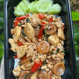 ข้าวกระเพราหมูยอ