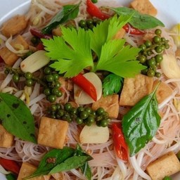 เส้นหมี่ขี้เมาผักรวม