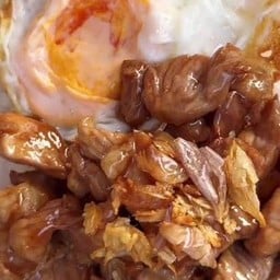 กะเพราพริกแห้ง+ไข่ข้น