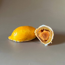 (1ชิ้น)ขนมเปี๊ยะไส้ทุเรียนหมอนทองกวน ใส่ไข่เค็ม1ลูก