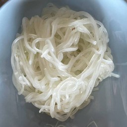 เส้นเล็กลวก