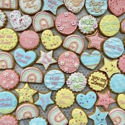 คุกกี้รอยัลไอซิ่ง ลายโอบกอด