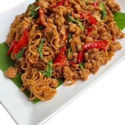 กะเพรามาม่าหมูสับ