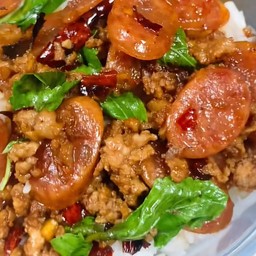 กะเพราหมูสับ + กุนเชียง