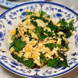 ใบเหลียงผัดไข่