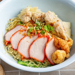 บะหมี่เกี๊ยวหมูแดง