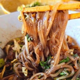 ก๋วยเตี๋ยวเรือหาดเลาน่าน