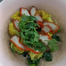 เกี๊ยวหมูแดง