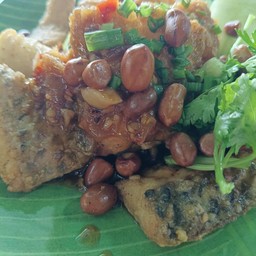 ปลานิลทอด3รสราดข้าว