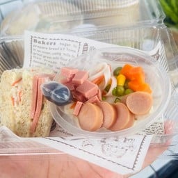 บ้านฌอห์ณ สลัด แซนวิช ขนม อาหารว่าง