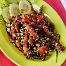 ผัดกระเพราคอหมูย่าง เป็นกับข้าว