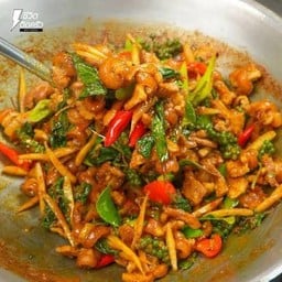 ผัดเผ็ดหมูป่า เป็นกับข้าว