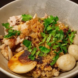 เตี๋ยวหมูสไลด์แห้ง