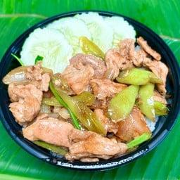 ข้าว (ผัดพริกหยวก)