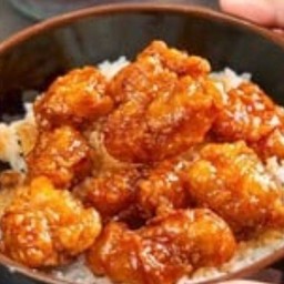 ข้าวหน้าไก่ทอดราดซอสเกาหลี