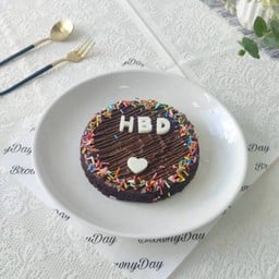 เรนโบว์ครึ่งปอนด์ บราวนี่วันเกิด