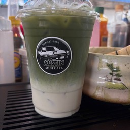 Austin mini cafe หน้าร้านเอ็กซ์อะไหล่แต่ง