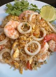 ข้าวผัดกุ้งปลาหมึก