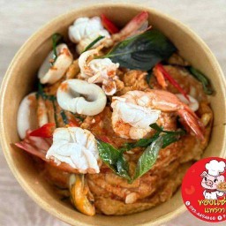 กะเพราโบราณ & ข้าวหน้าไข่ข้นห่อหมกทะเล ร้านของแซ่บแพรวา