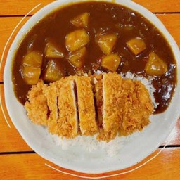 ข้าวแกงกะหรี่หมูทอด