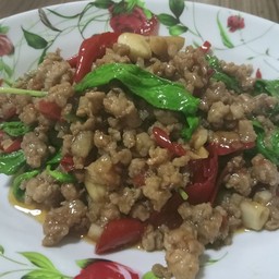 กะเพราหมูสับเป็นกับข้าว