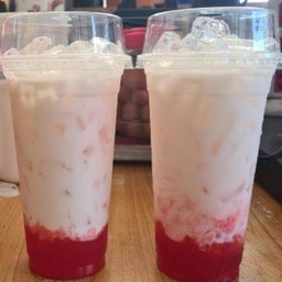 สตรอเบอร์รี่นมสด