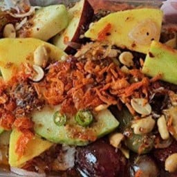 ผลไม้สดรวม ทรงเครื่องอีสาน